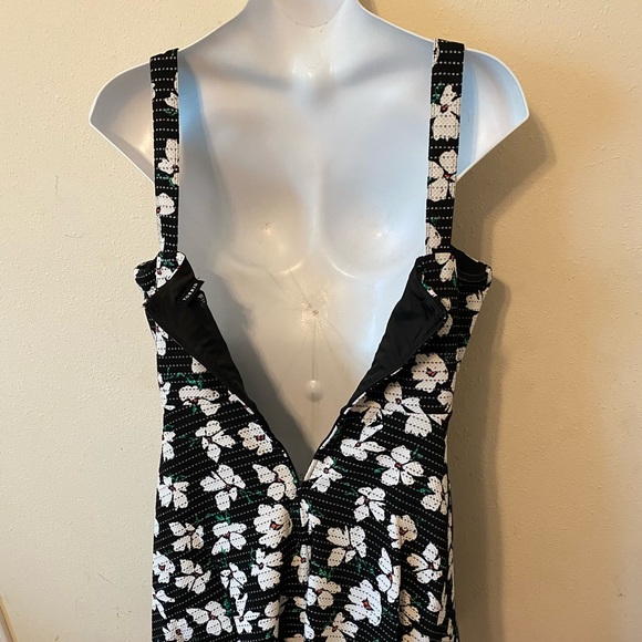 Torrid textured daisy dress Size 20 - Picture 4 of 12